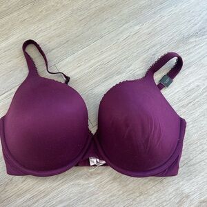 (Brand new, never worn) Selling Victorias Secret Bra (32DDD)